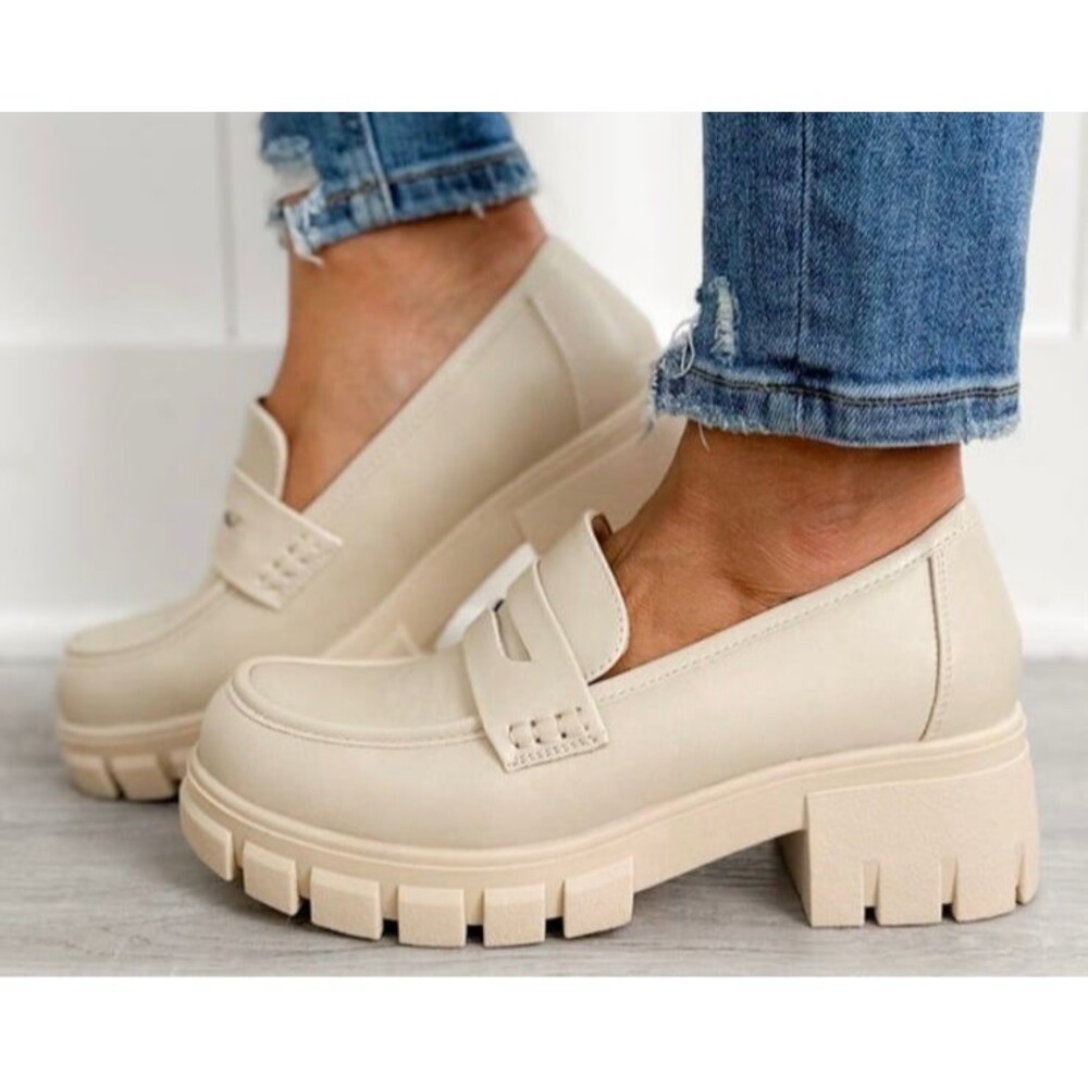 Corkys shoes size 8 corkys loafers lug sole womens size 8 ivory loafers New 2”